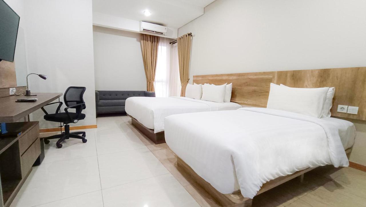 Grande Valore Hotel Cikarang Exterior photo