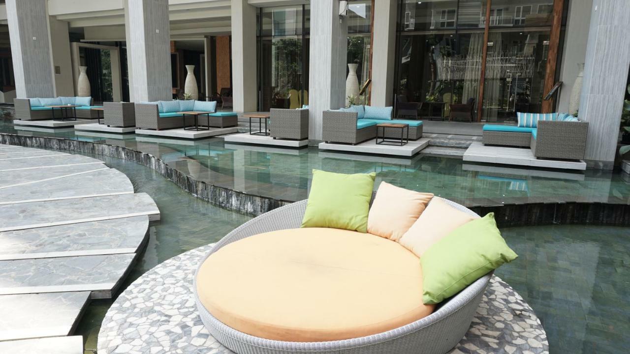 Grande Valore Hotel Cikarang Exterior photo